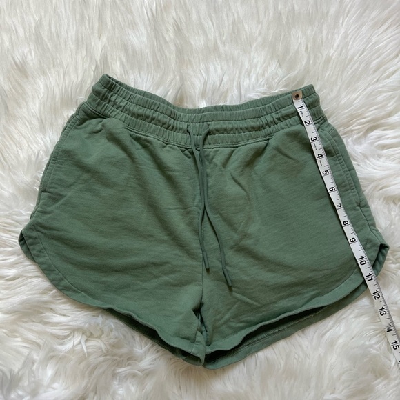 Gymshark Women's Green Sweat Shorts - Picture 5 of 6